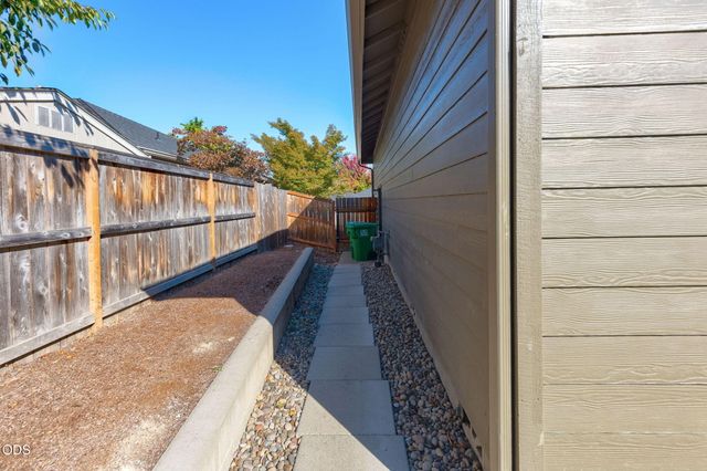 2311 SE Coriander Way, Grants Pass, OR 97527