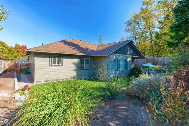 2311 SE Coriander Way, Grants Pass, OR 97527