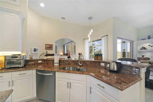 8420 Southwind Bay CIR, Fort Myers, FL 33908