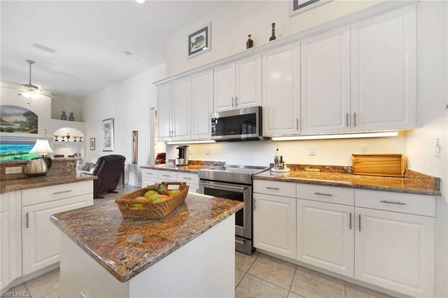 8420 Southwind Bay CIR, Fort Myers, FL 33908