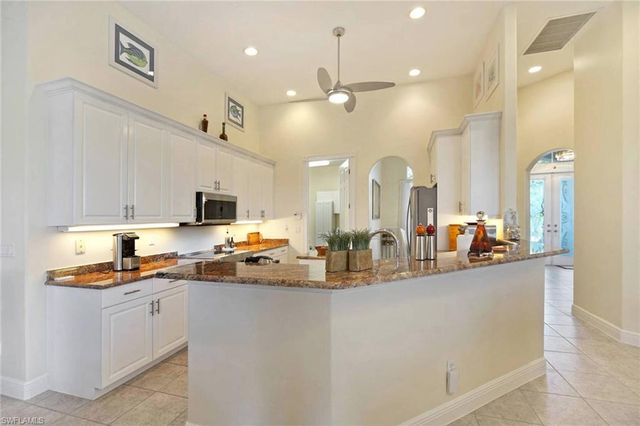 8420 Southwind Bay CIR, Fort Myers, FL 33908