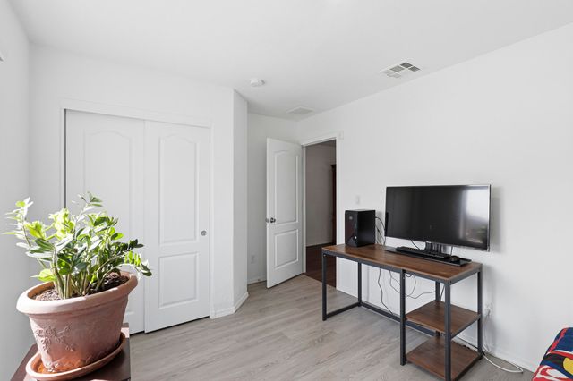 2310 Isabella Lane, Belen, NM 87002