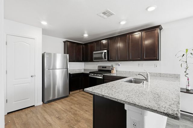 2310 Isabella Lane, Belen, NM 87002