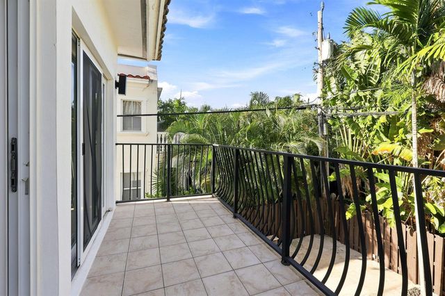 1812 NE 26th Avenue, Fort Lauderdale, FL 33305