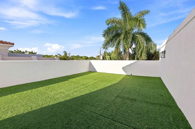 1812 NE 26th Avenue, Fort Lauderdale, FL 33305