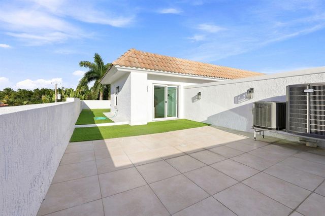 1812 NE 26th Avenue, Fort Lauderdale, FL 33305
