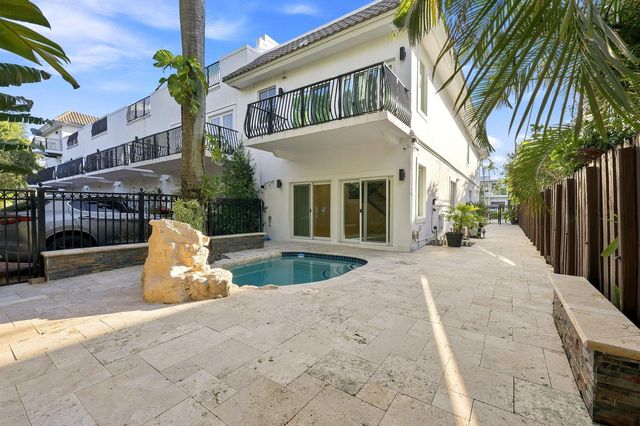1812 NE 26th Avenue, Fort Lauderdale, FL 33305