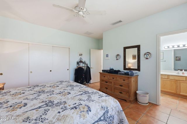 19113 N HUNTERS Run, Surprise, AZ 85387