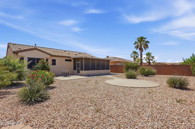 19113 N HUNTERS Run, Surprise, AZ 85387