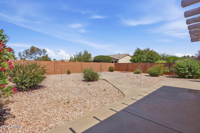 19113 N HUNTERS Run, Surprise, AZ 85387