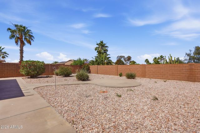 19113 N HUNTERS Run, Surprise, AZ 85387