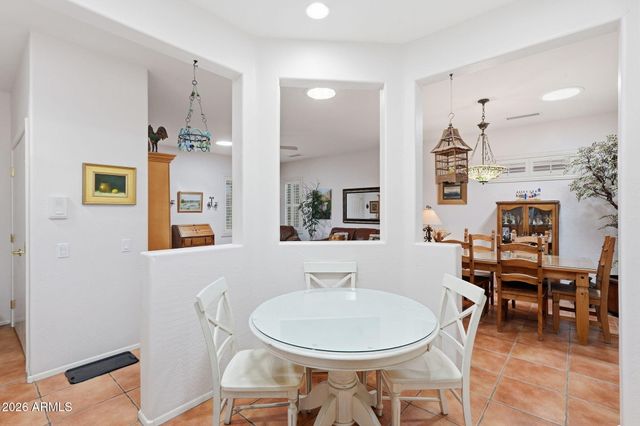 19113 N HUNTERS Run, Surprise, AZ 85387