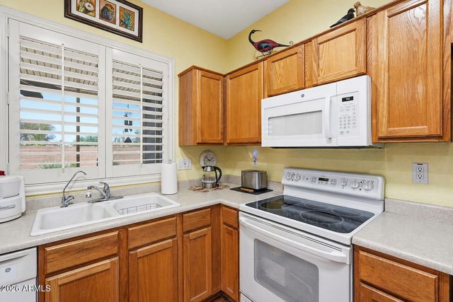 19113 N HUNTERS Run, Surprise, AZ 85387