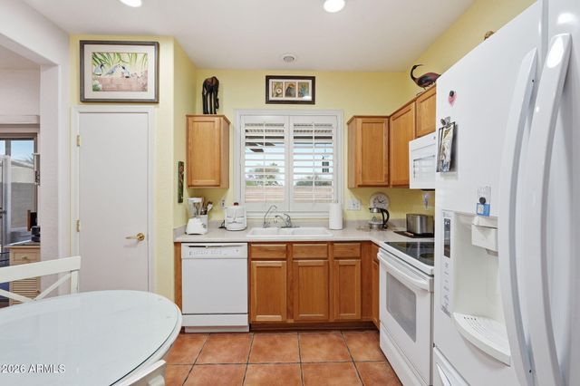 19113 N HUNTERS Run, Surprise, AZ 85387