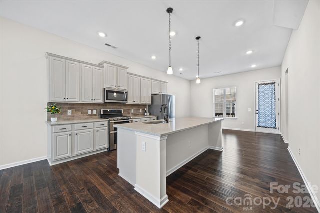 9236 Ainslie Downs Street, Charlotte, NC 28273