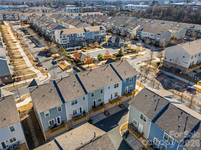 9236 Ainslie Downs Street, Charlotte, NC 28273