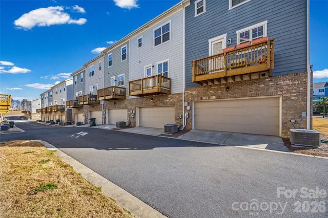 9236 Ainslie Downs Street, Charlotte, NC 28273