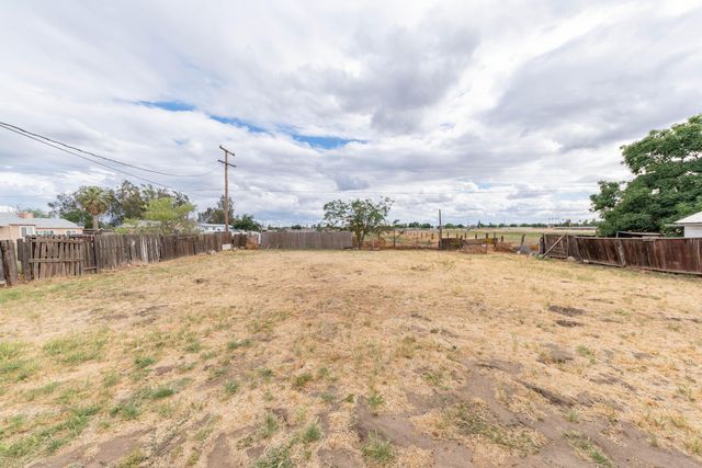 1209 W 6th, Hanford, CA 93230