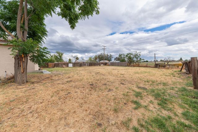 1209 W 6th, Hanford, CA 93230