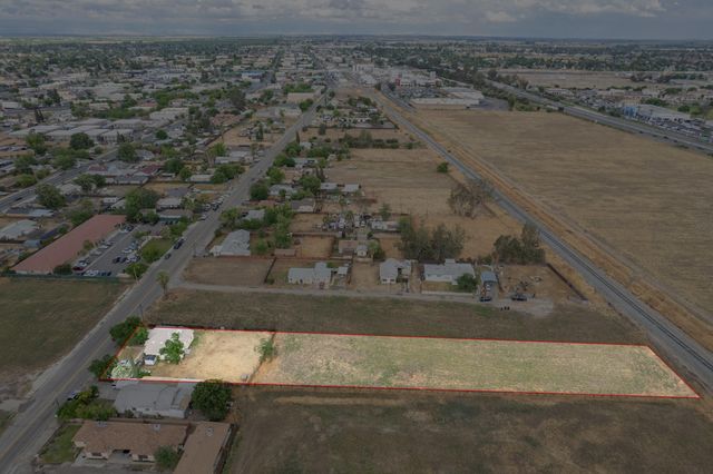 1209 W 6th, Hanford, CA 93230