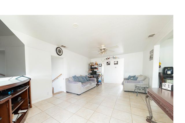 1209 W 6th, Hanford, CA 93230