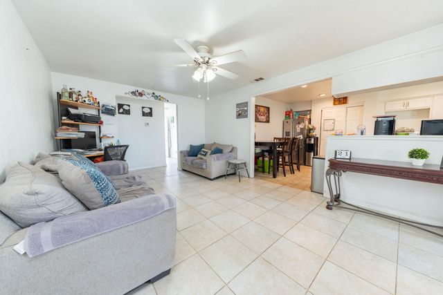 1209 W 6th, Hanford, CA 93230