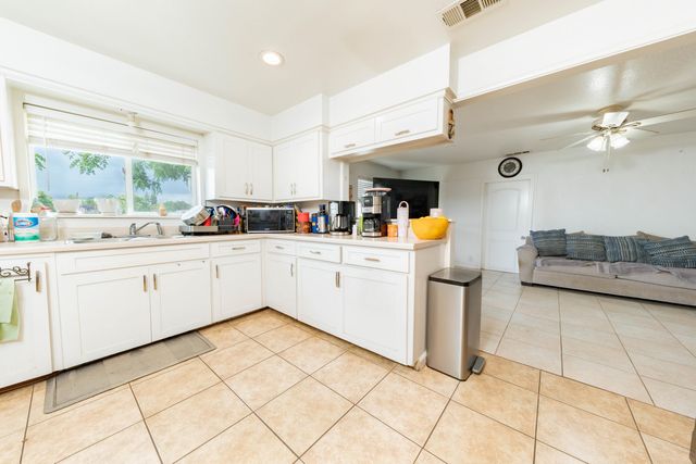 1209 W 6th, Hanford, CA 93230