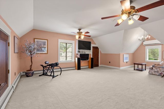 160 Daniel Webster Hwy 160, Nashua, NH 03060