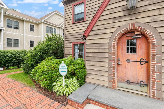 160 Daniel Webster Hwy 160, Nashua, NH 03060