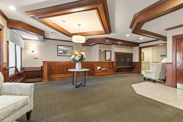 160 Daniel Webster Hwy 160, Nashua, NH 03060