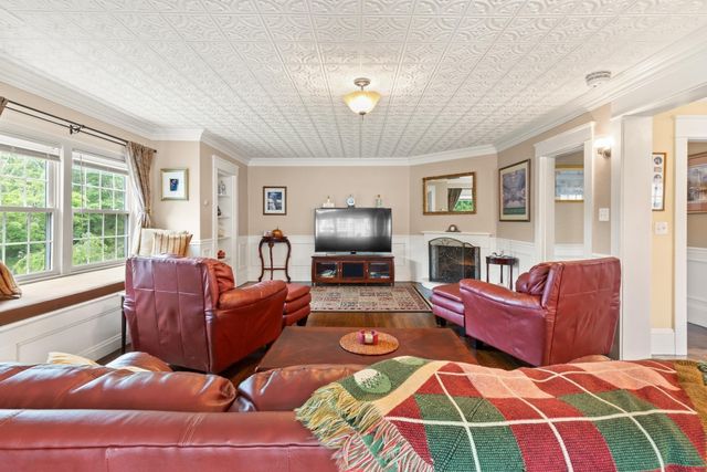 160 Daniel Webster Hwy 160, Nashua, NH 03060