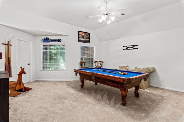2 Hollow Glen Place, The Woodlands, TX 77385