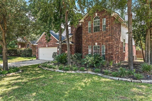 2 Hollow Glen Place, The Woodlands, TX 77385