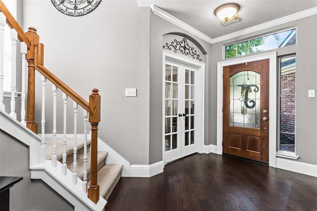 2 Hollow Glen Place, The Woodlands, TX 77385