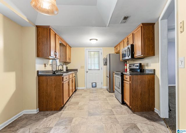 2220 REED ROAD, Center Point, AL 35215