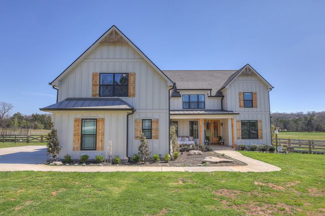 4110 Chicken Rd, Lebanon, TN 37090