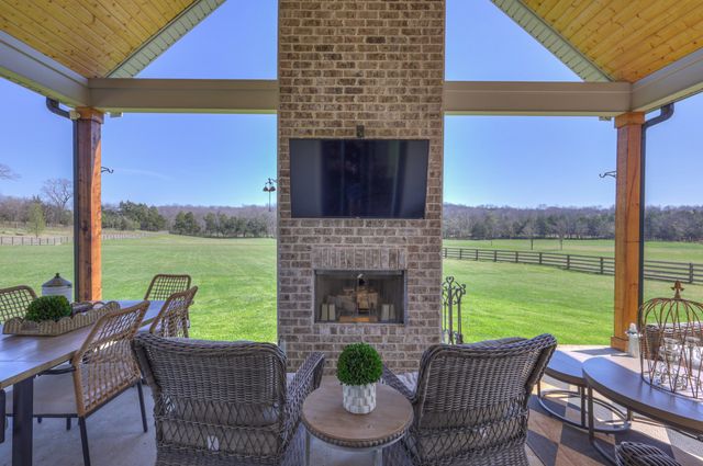 4110 Chicken Rd, Lebanon, TN 37090