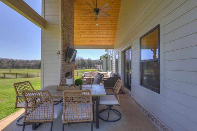 4110 Chicken Rd, Lebanon, TN 37090