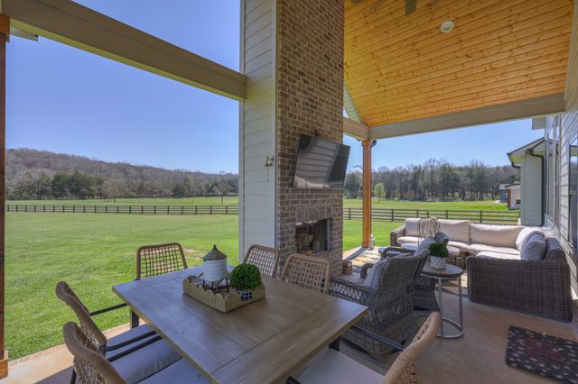 4110 Chicken Rd, Lebanon, TN 37090