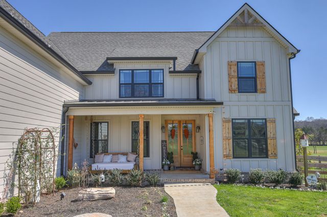 4110 Chicken Rd, Lebanon, TN 37090