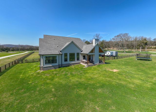 4110 Chicken Rd, Lebanon, TN 37090