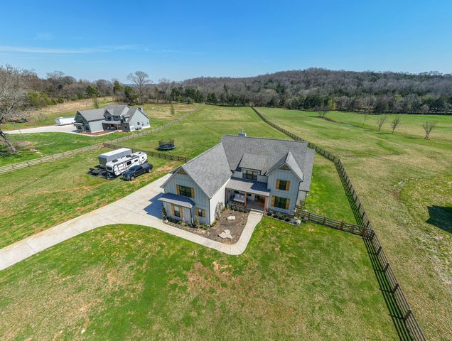 4110 Chicken Rd, Lebanon, TN 37090