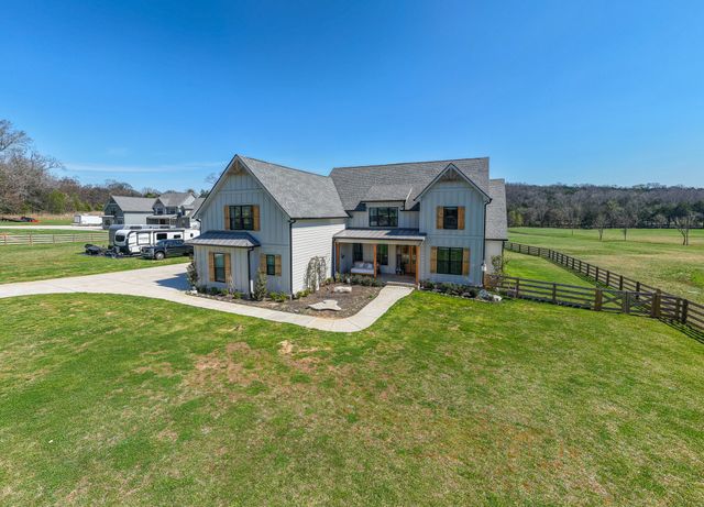 4110 Chicken Rd, Lebanon, TN 37090