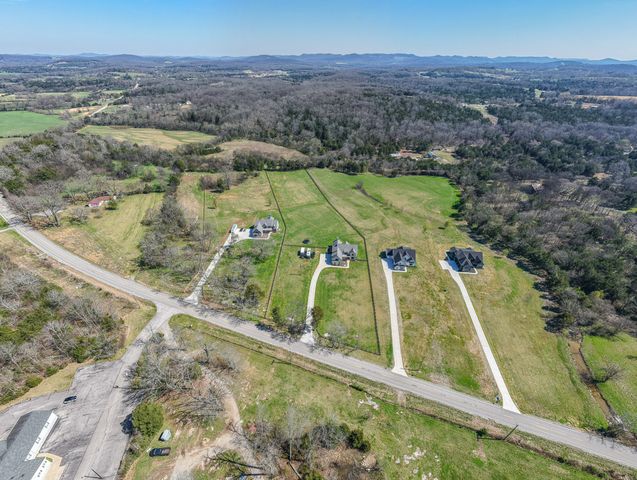 4110 Chicken Rd, Lebanon, TN 37090