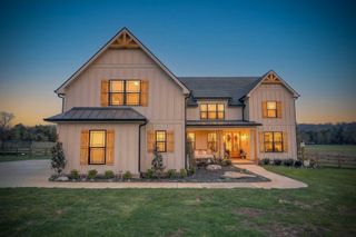 4110 Chicken Rd, Lebanon, TN 37090