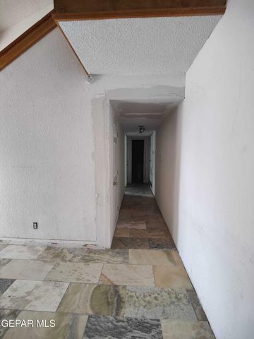 1639 BRIAN RAY Circle, El Paso, TX 79936