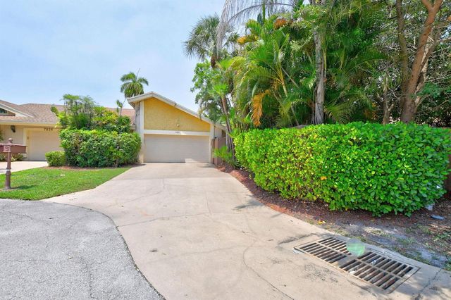 7813 Kenway Place W, Boca Raton, FL 33433