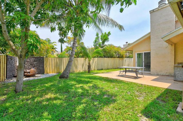 7813 Kenway Place W, Boca Raton, FL 33433