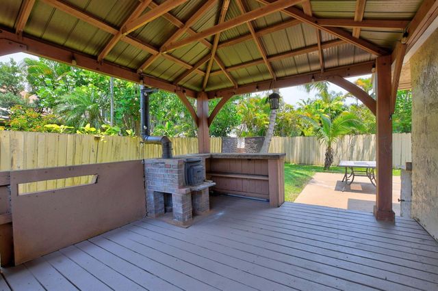 7813 Kenway Place W, Boca Raton, FL 33433
