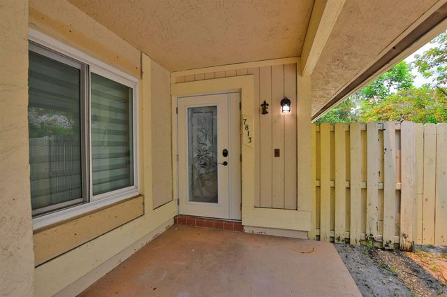 7813 Kenway Place W, Boca Raton, FL 33433